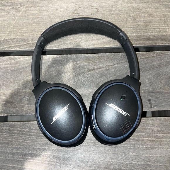 Bose Other - Bose SoundLink around-ear wireless headphones II Black